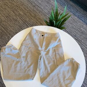 Nude cargo pants SHEIN medium size with pockets on the side